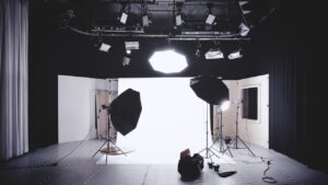 証明写真でツヤ肌を作り方を自宅で実践する方法は？