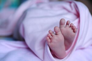 夏に崩れないツヤ肌ベースの選び方は？