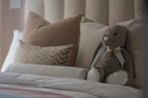 透明感ケアのための枕カバーの交換頻度はどのくらいが目安？